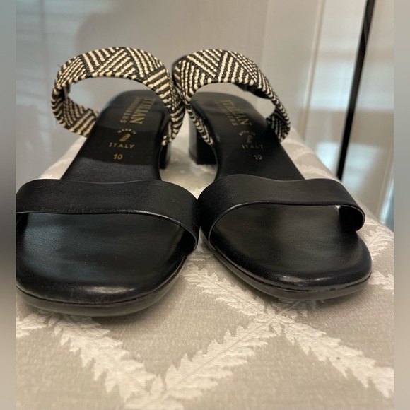 Italian Shoemakers Size 10 Black and Cream Aztecish Looking Style Sandal - Picture 5 of 7